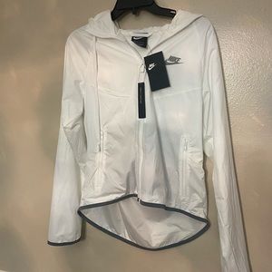 Nike women’s windbreaker jacket size XS